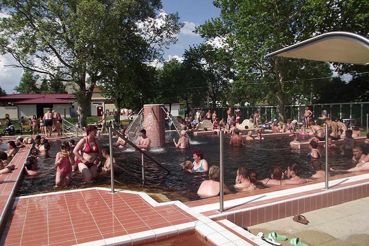 Berettyóújfalu Berettyo Central Apartment מראה חיצוני תמונה