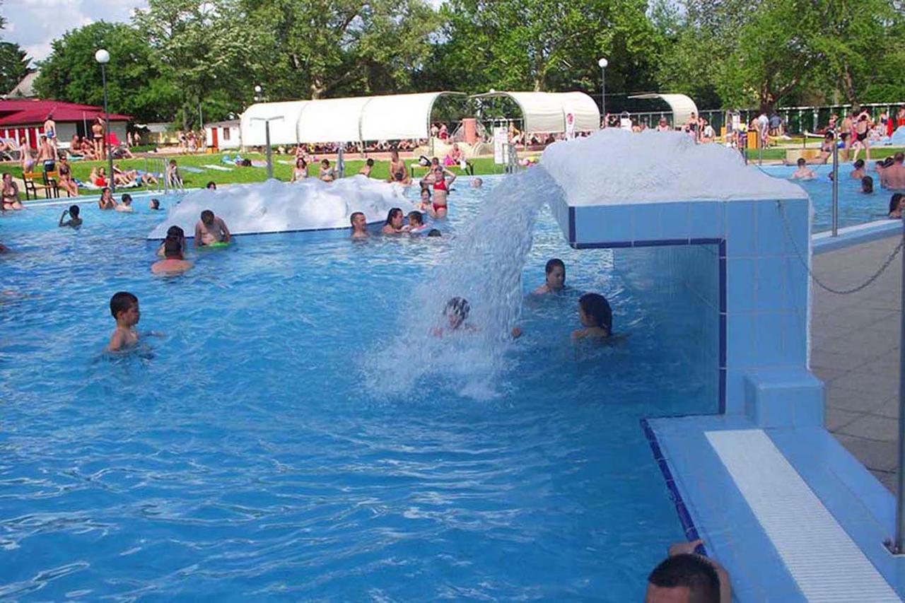 Berettyóújfalu Berettyo Central Apartment מראה חיצוני תמונה